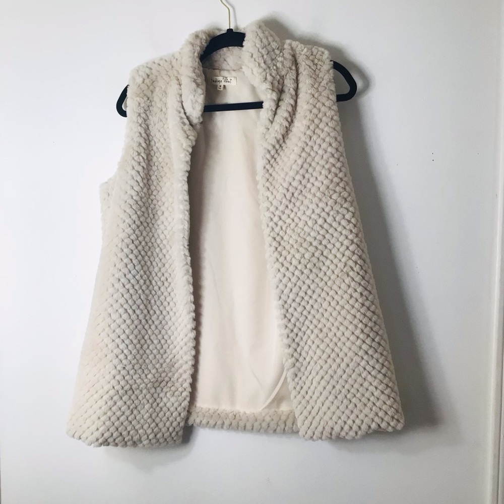 Cream Faux Fur Sleeveless Vest by Unknown Brand - Soft Open Front Layering